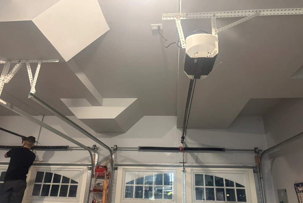 Finished garage door work in New Jersey